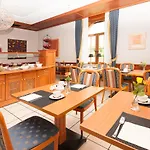 Schuetzenburg מלון 3*