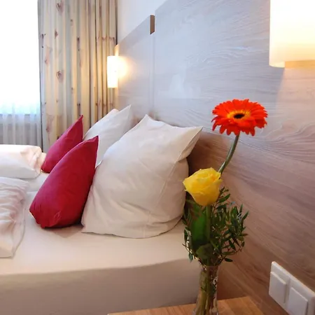 Schuetzenburg 3*