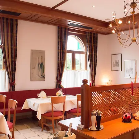 Schuetzenburg 3* Burscheid