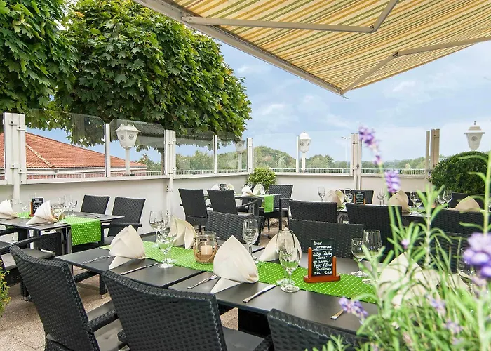 Schuetzenburg 3* Burscheid