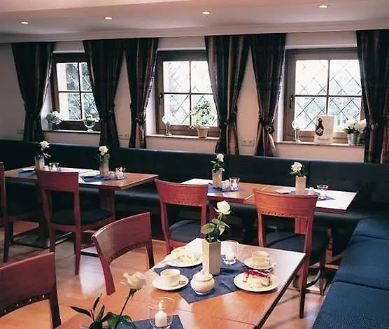 Hotel Schützenburg 3*