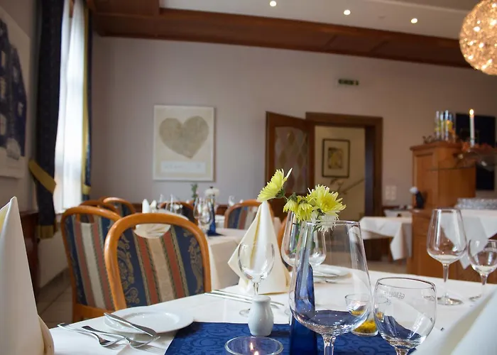 Schützenburg 3* Burscheid