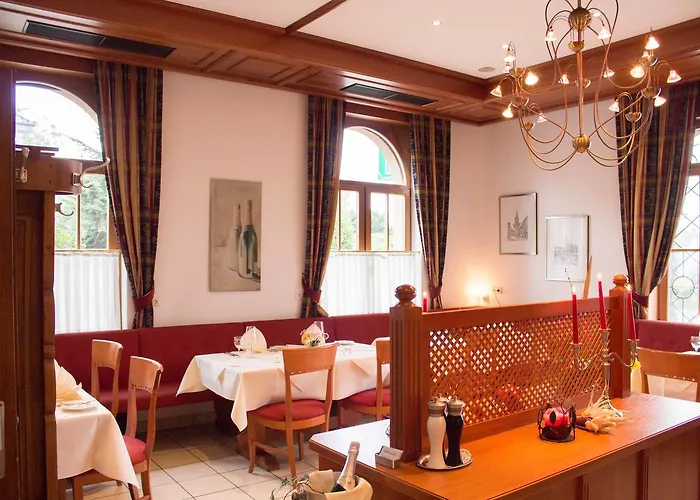 Schützenburg 3* Burscheid